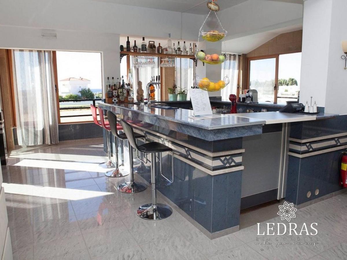Hotel Ledras Ґеннаді Екстер'єр фото
