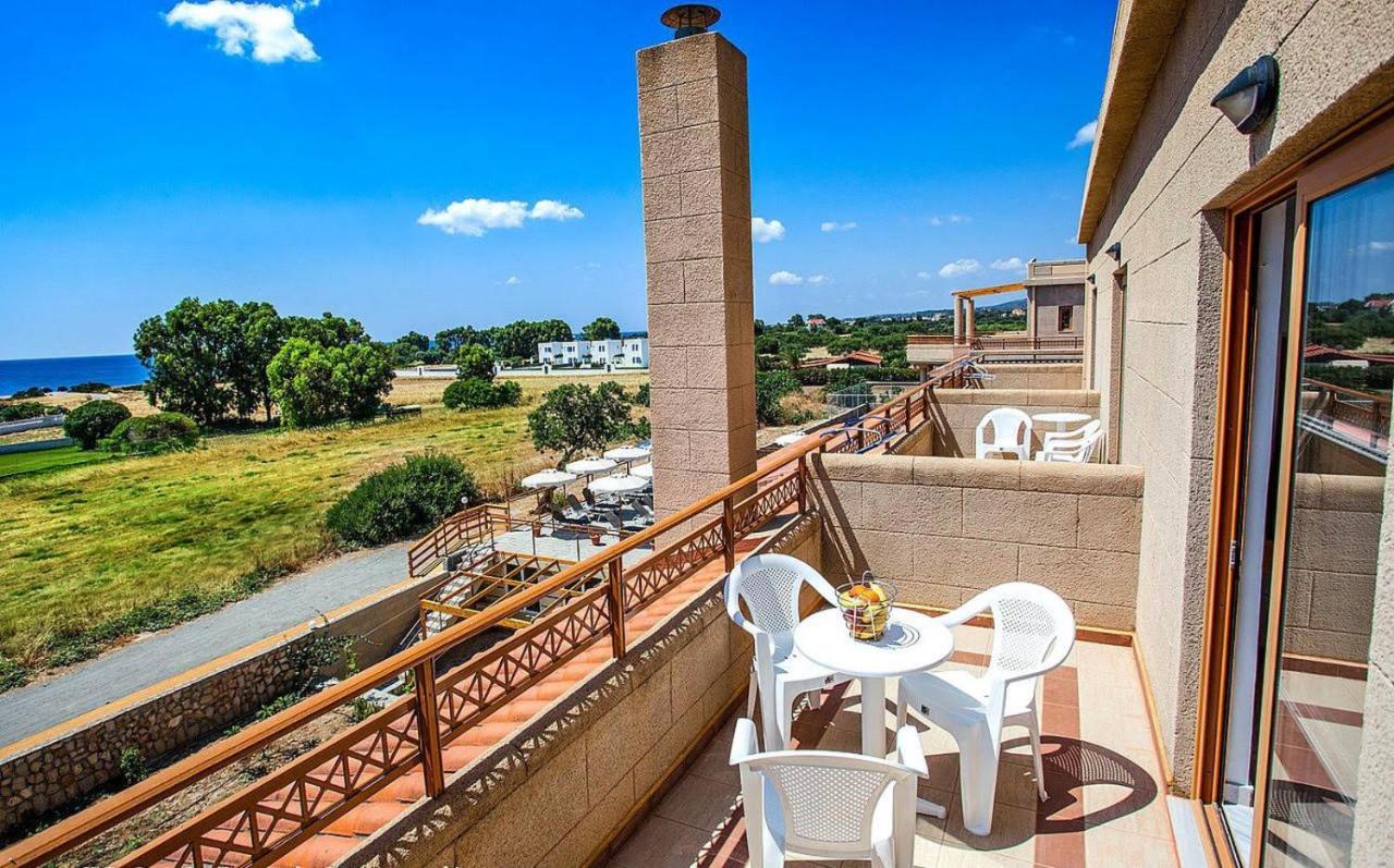 Hotel Ledras Ґеннаді Екстер'єр фото