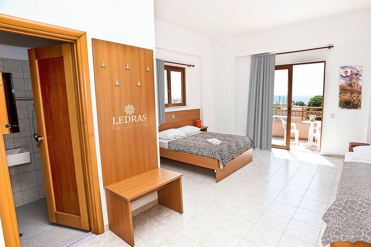 Hotel Ledras Ґеннаді Екстер'єр фото