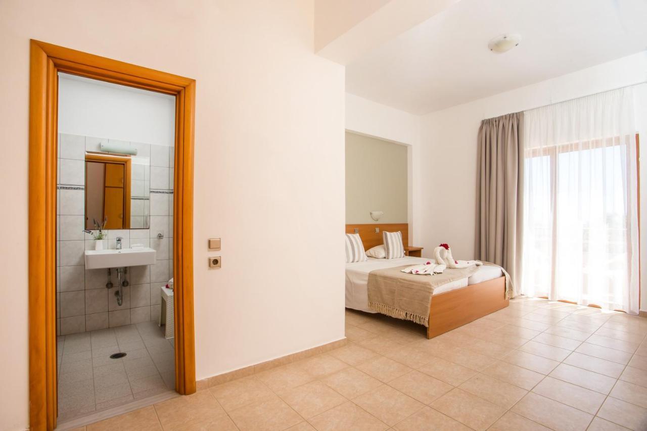 Hotel Ledras Ґеннаді Екстер'єр фото