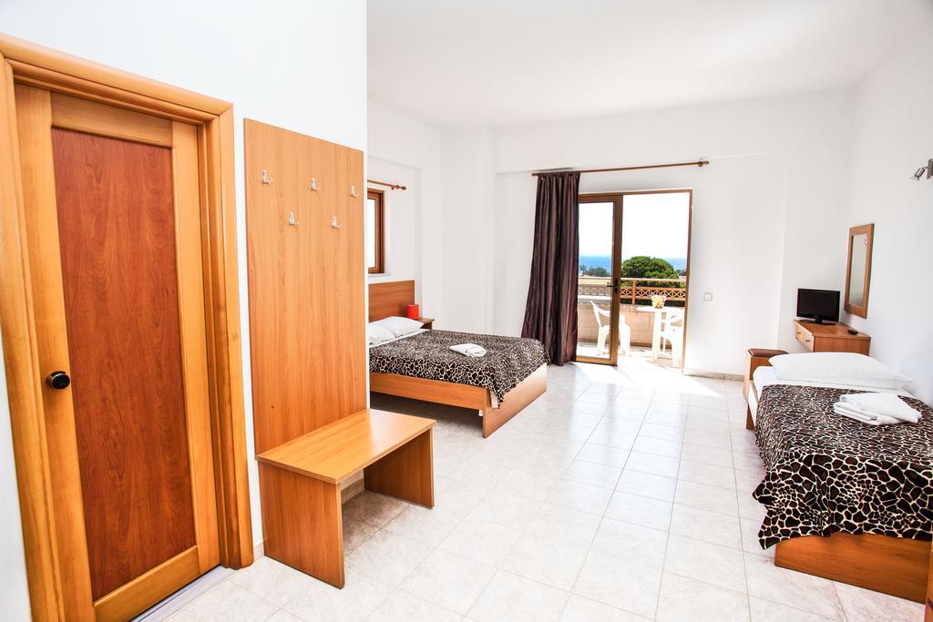 Hotel Ledras Ґеннаді Екстер'єр фото