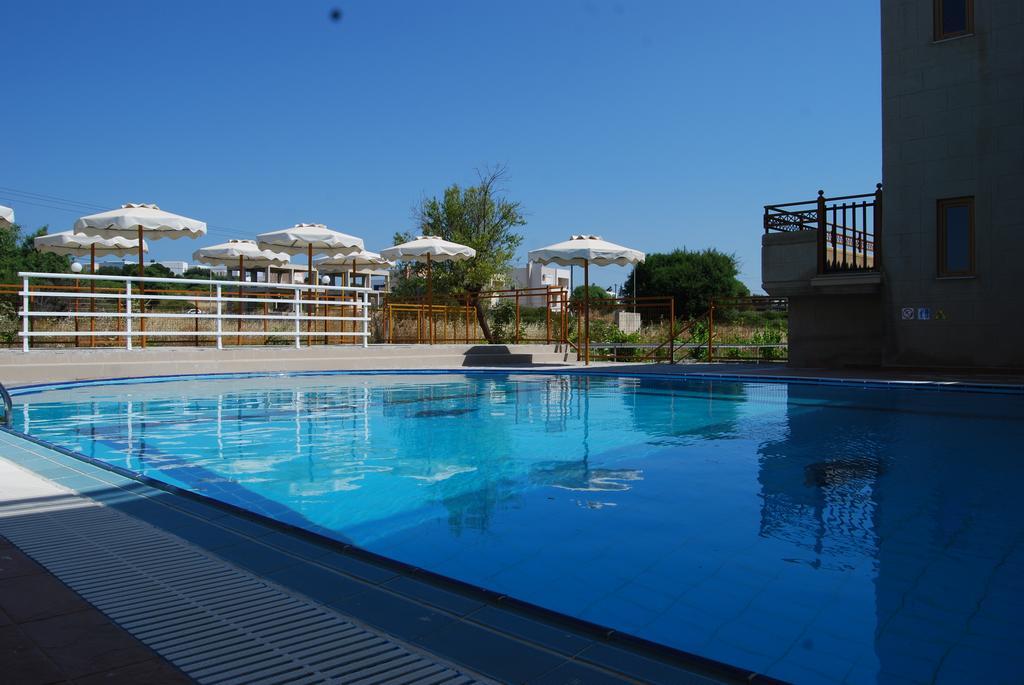 Hotel Ledras Ґеннаді Екстер'єр фото