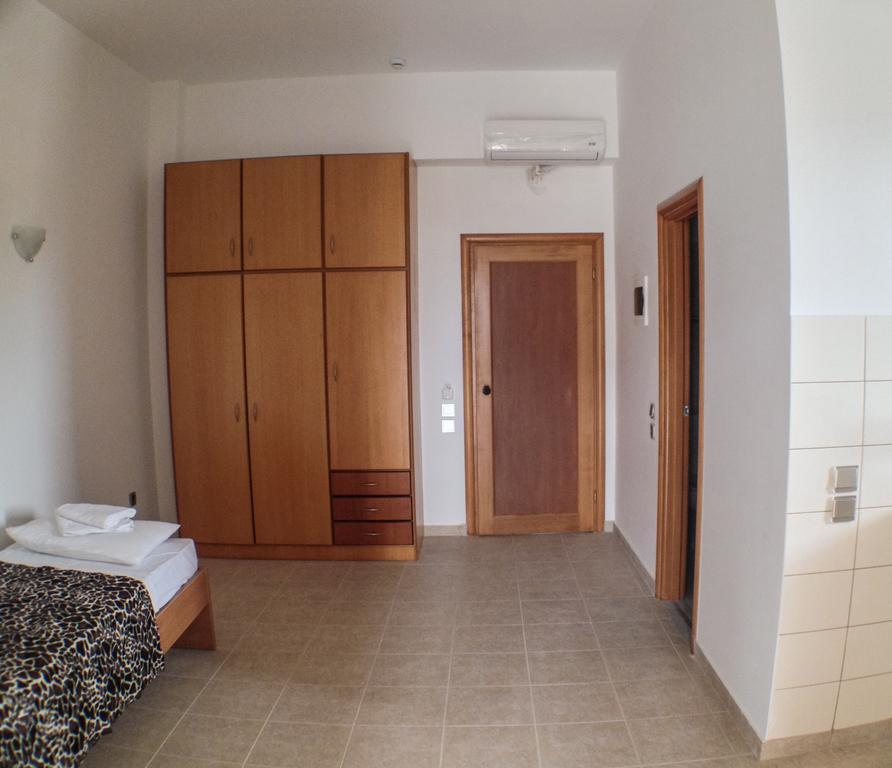 Hotel Ledras Ґеннаді Номер фото